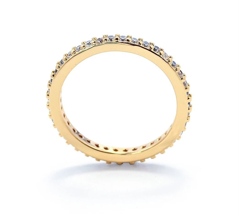 Round Sparkly Slim Ring