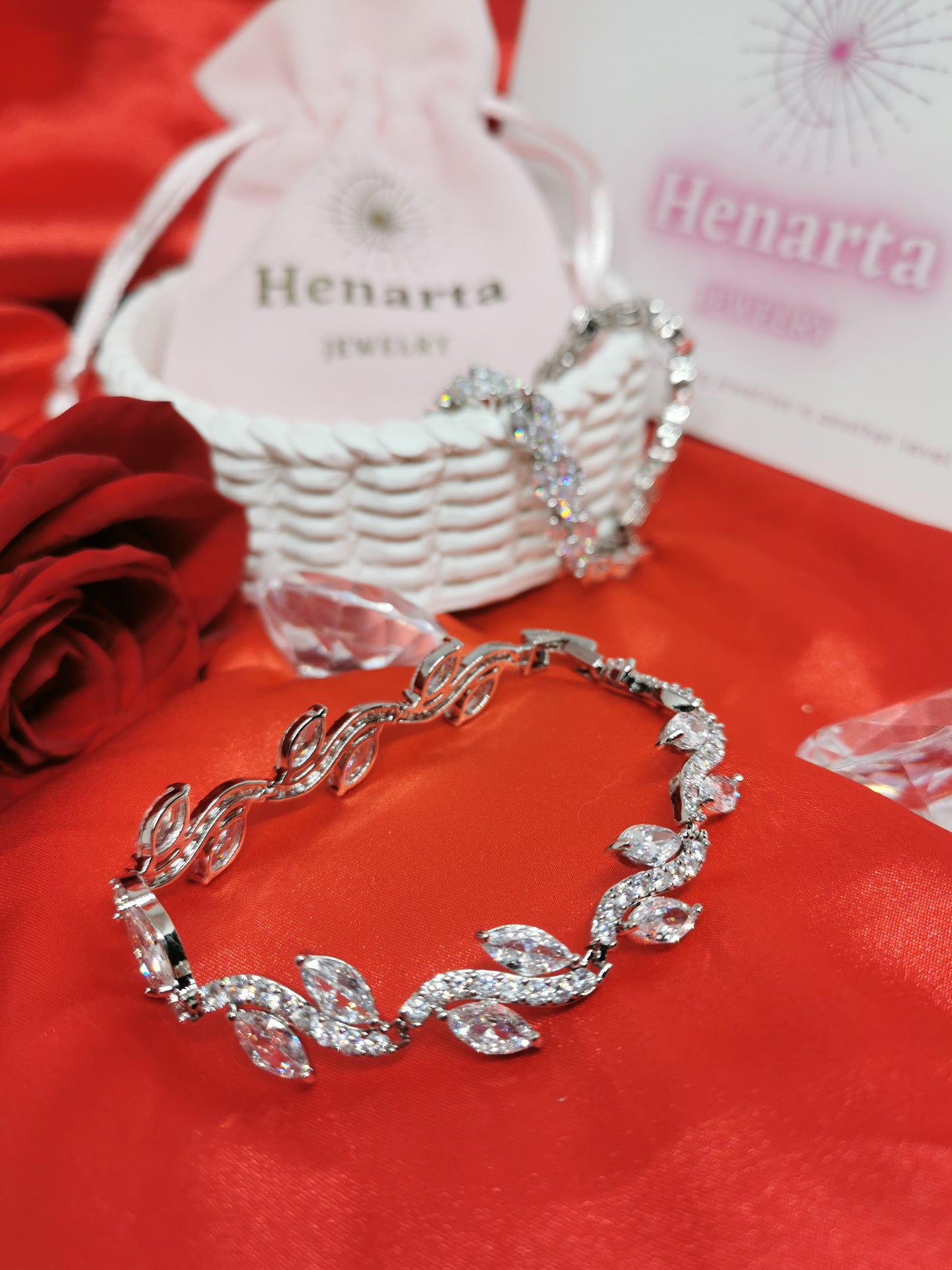 Shiny Diamond Leaves 925 Silver Bracelet